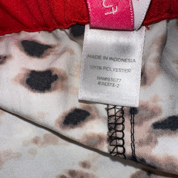 Cosmopolitan Leopard Cheetah Print Pajama Set XL Beige Black Red Women’s - Picture 10 of 16